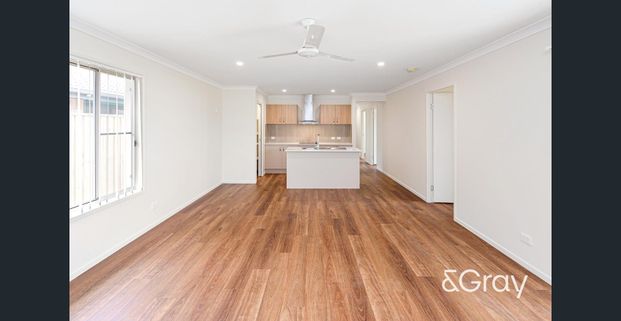 Big & Bright! - Photo 1