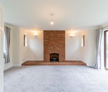 4 bedroom detached house to rent - Photo 2