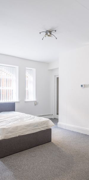 Flat 7A, 16 Clarendon Road, LS2 9NN, Leeds - Photo 1