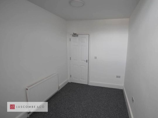 Clytha Square - Photo 1