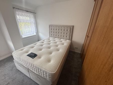 1 bedroom house of multiple occupation to rent - Photo 2