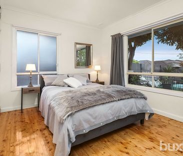 THREE BEDROOM HOME OFFERED WITH 3 OR 6 MONTH LEASE - Photo 1