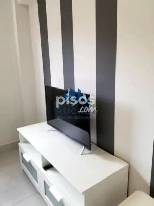 Piso en alquiler en Calle de la Universidad - Photo 1