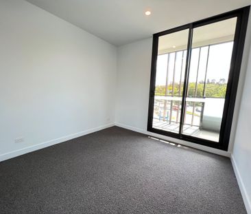 Luxury Living - 2 Bedroom Apartment with second bathroom and study. - Photo 5