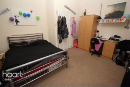 4 bedroom terraced house to rent - Photo 4