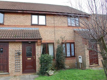 Semi-detached house to rent on - Photo 5