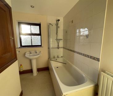 3 bedroom semi-detached house to rent - Photo 6