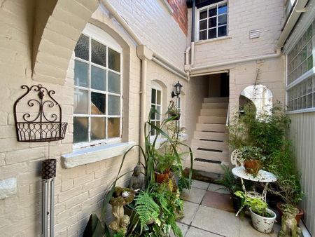 4 bedroom apartment to rent - Photo 2