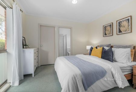 27 Edith Street, Glen Waverley - Photo 3