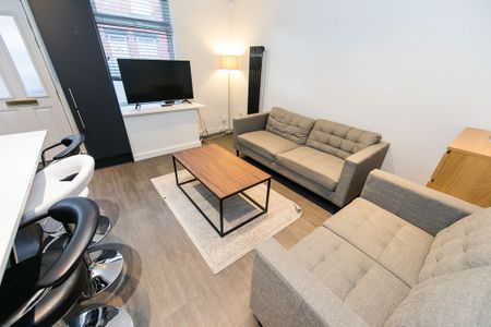 Harold Mount, Hyde Park, Leeds - Photo 2