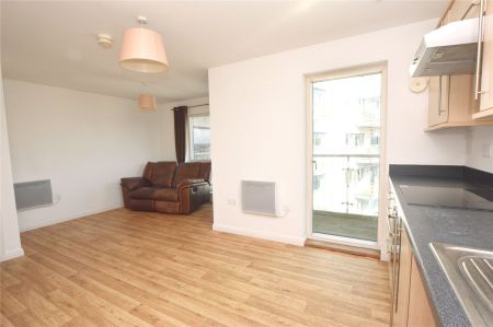 Exeter Street, Plymouth, Devon, PL4 - Photo 2