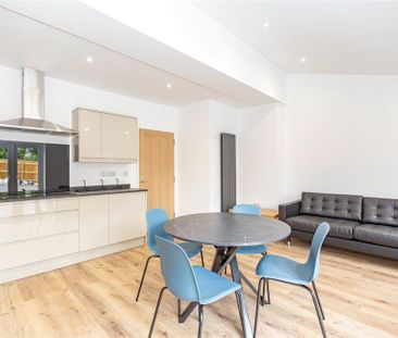 6 bedroom semi-detached house to rent - Photo 5