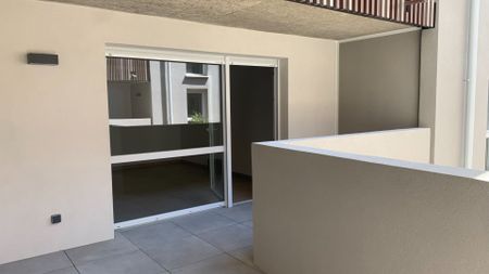 T2 neuf - 43 m² - Castelnau le-Lez, - Photo 2