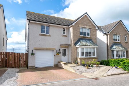 4 bedroom detached house to rent - Photo 3