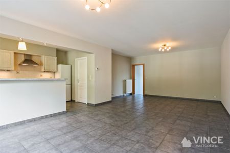 Ruim appartement met 2 slaapkamers - Photo 2