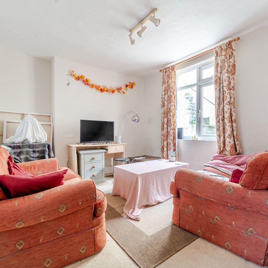 4 bedroom terraced house to rent - Photo 1