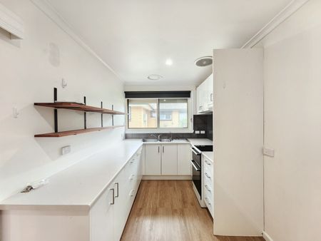 9/2 Thomas Street, Clayton VIC 3168 - House For Rent | Domain - Photo 5