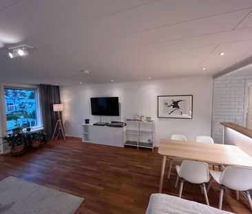 Tibastvägen, Hässelby - Photo 1