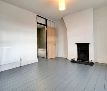 Terraced House to rent on - Photo 1