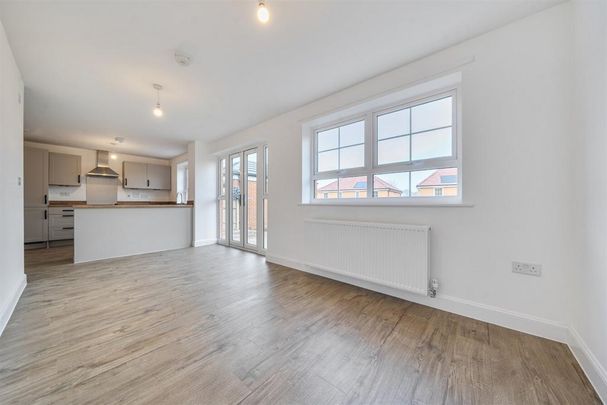 4 bedroom detached house to rent - Photo 1