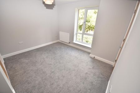 3 bedroom end of terrace house to rent - Photo 4