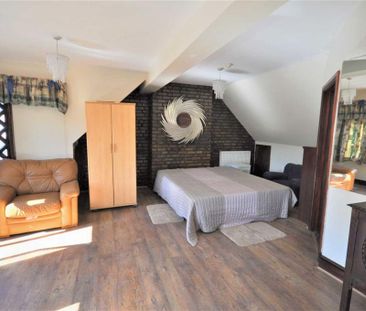 Flat to rent - Photo 2