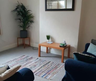 2 bedroom private hall to rent - Photo 3