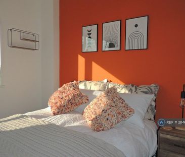 1 bedroom in a house share to rent - Photo 3