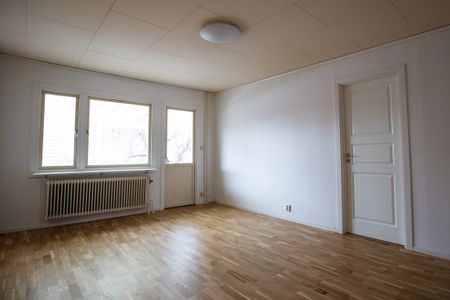 Sotvretsvägen, Skinnskatteberg - Photo 2