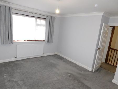 3 bedroom semi-detached house to rent - Photo 3