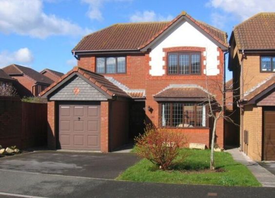 4 bedroom detached house to rent - Photo 1