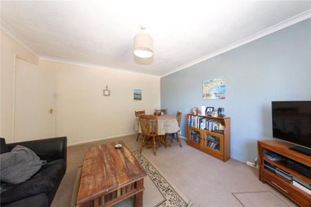 2 bedroom maisonette to rent - Photo 4