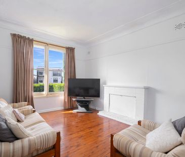 Full Brick Family Home - Photo 4