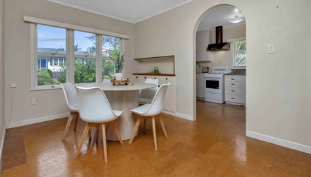 Popular in Kamo - Photo 3