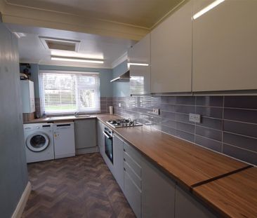 3 bedroom house - end terrace to rent - Photo 6