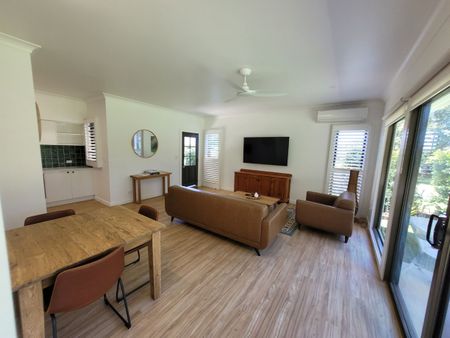 Modern Fully Furnished Cottage in Tranquil Bush Setting - Photo 4