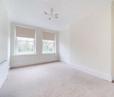 4 bedroom apartment to rent - Photo 4