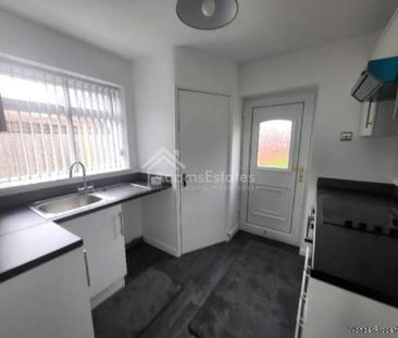 2 bedroom property to rent in Dewsbury - Photo 1