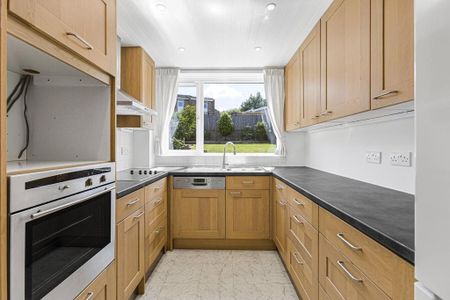 2 bedroom semi-detached house to rent - Photo 4