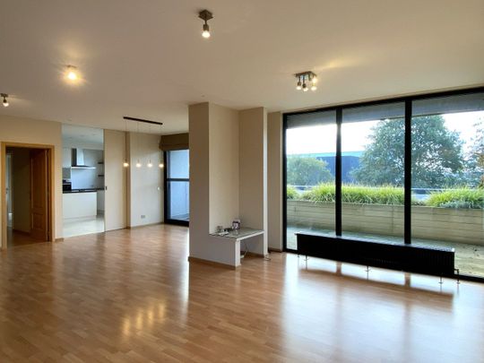 INSTAPKLARE CONCIËRGEWOONST MET TERRAS EN STAANPLAATS!! - Photo 1