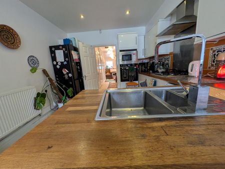 3 bedroom link detached house to rent - Photo 4