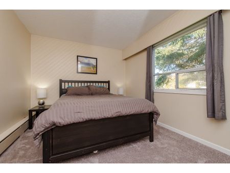 Rancher Home in Peaceful Neighbourhood - Photo 4