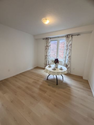 For Lease - 7969 BUCKEYE Crescent, Niagara Falls, Ontario - Photo 2