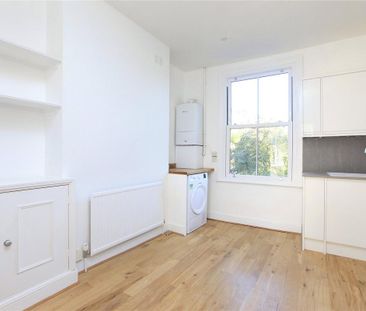 3 bedroom flat in London - Photo 6