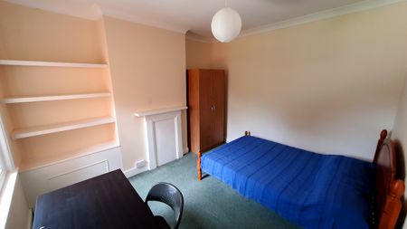 4 bedroom house - Photo 5