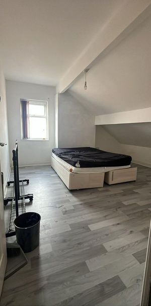 Room in a Shared House, Brudenell Street, LS6 - Photo 1