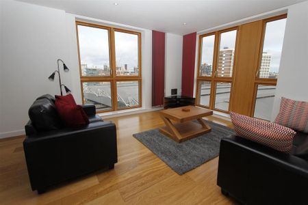 2 bedroom flat to rent - Photo 2