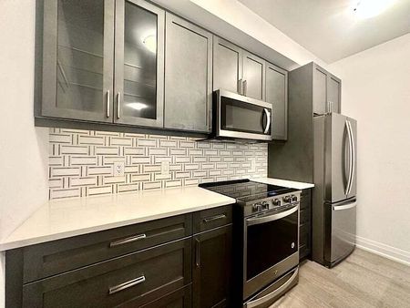 10 Jaguar Private, Stittsville, Ottawa, ON - Photo 3