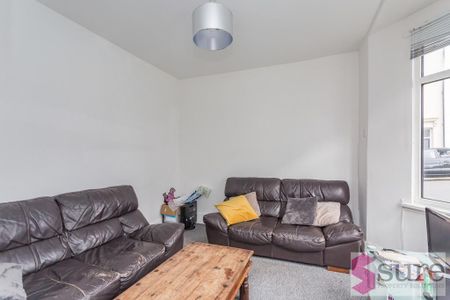 5 bedroom end of terrace house to rent - Photo 3