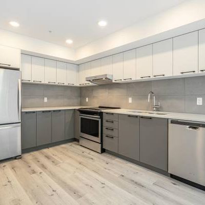 Spacious 3-bedroom LEM unit in "Alder" 1st month of rent FREE - Photo 3